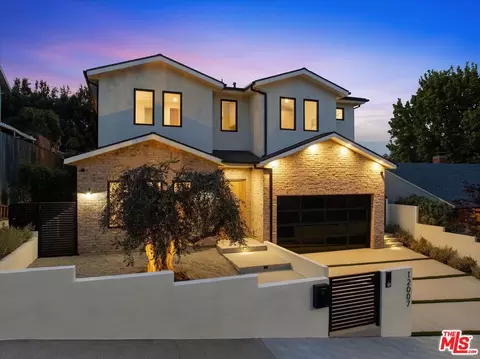 12007 Rose Ave, Los Angeles, CA 90066