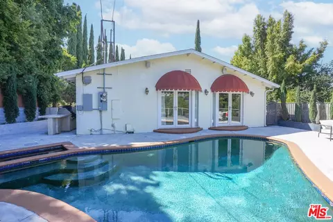 7796 Skyhill Dr, Los Angeles, CA 90068
