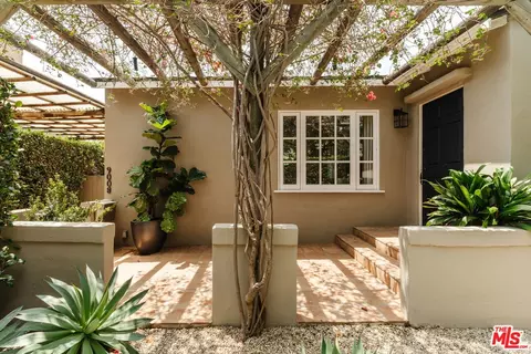 9008 Elevado St, West Hollywood, CA 90069