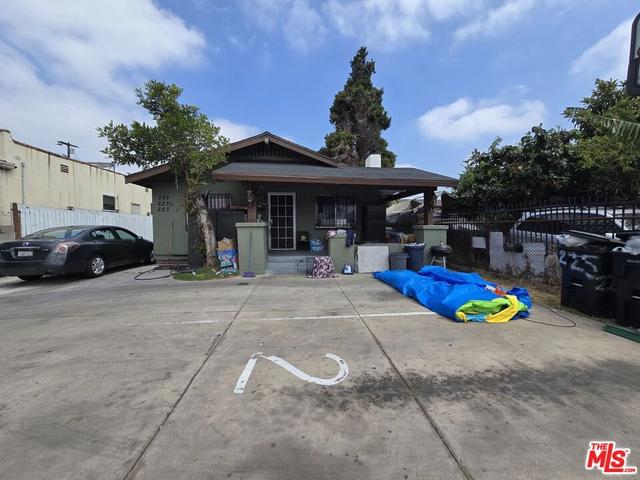 223 E 74th St, Los Angeles, CA 90003