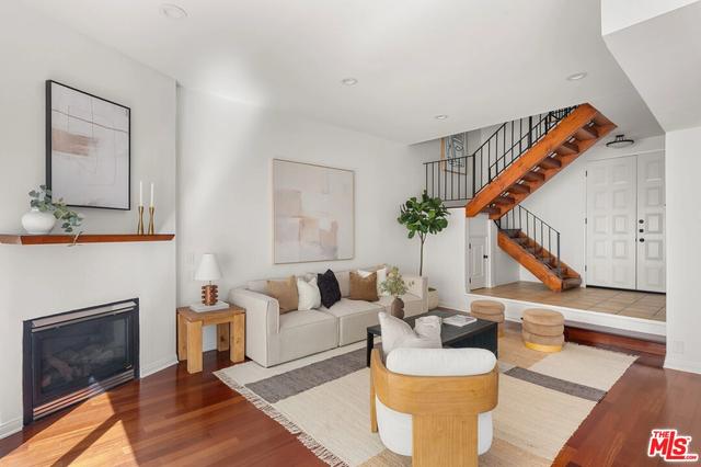 1127 9th St #103, Santa Monica, CA 90403