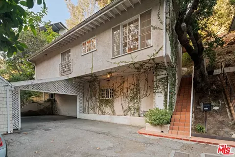 8011 Padre Ln, Los Angeles, CA 90046