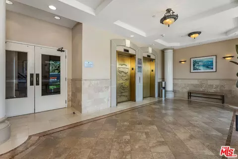 Entry Way - 1000 E Ocean Blvd #104, Long Beach, CA 90802 photo 3 of 3