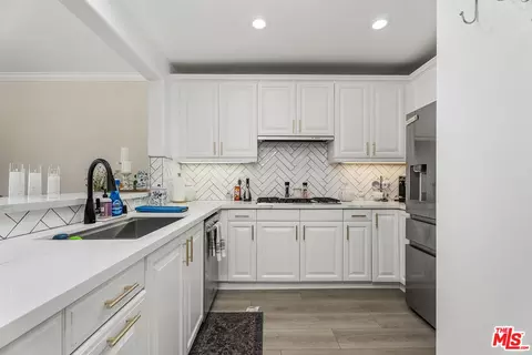 Kitchen - 1000 E Ocean Blvd #104, Long Beach, CA 90802 photo 1 of 6