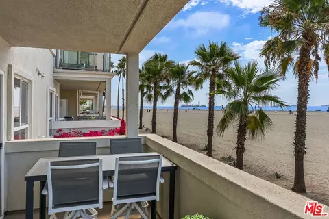 Exterior - 1000 E Ocean Blvd #104, Long Beach, CA 90802 photo 1 of 7