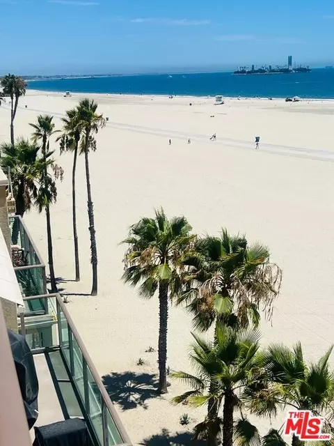 View/Area - 1000 E Ocean Blvd #104, Long Beach, CA 90802 photo 4 of 5