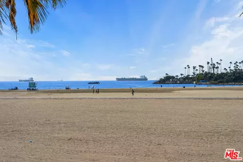 View/Area - 1000 E Ocean Blvd #104, Long Beach, CA 90802 photo 2 of 5