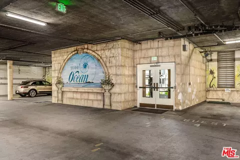 Exterior - 1000 E Ocean Blvd #104, Long Beach, CA 90802 photo 5 of 7