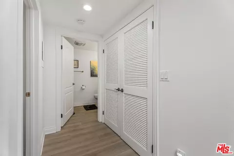 Entry Way - 1000 E Ocean Blvd #104, Long Beach, CA 90802 photo 2 of 3