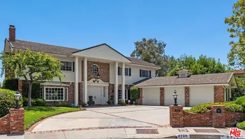 2720 Aqua Verde Cir, Los Angeles, CA 90077