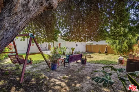 Exterior - 605 S Sloan Ave, Compton, CA 90221 photo 7 of 12