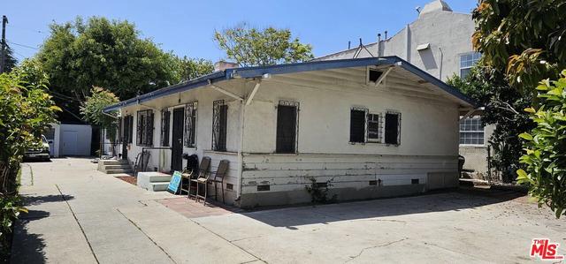1243 N Beachwood Dr, Los Angeles, CA 90038