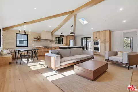 4414 Westlawn Ave, Los Angeles, CA 90066