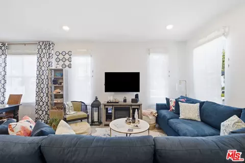 Living - 348 Dominguez St, Camarillo, CA 93010 photo 1 of 2