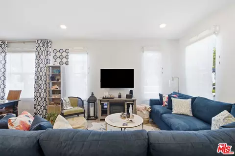 348 Dominguez St, Camarillo, CA 93010 photo 3
