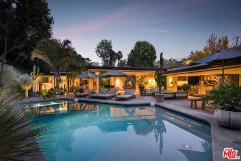 1087 Moraga Dr, Los Angeles, CA 90049