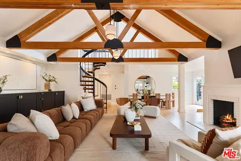 12 Rose Ave, Venice, CA 90291