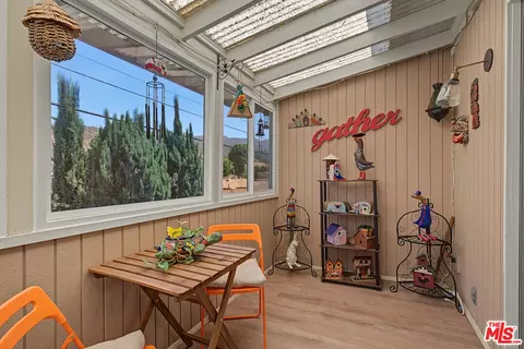 Exterior - 1901 Peyton Ave #N, Burbank, CA 91504 photo 1 of 8