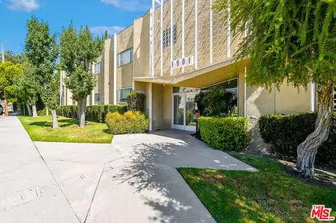 Exterior - 1901 Peyton Ave #N, Burbank, CA 91504 photo 2 of 8