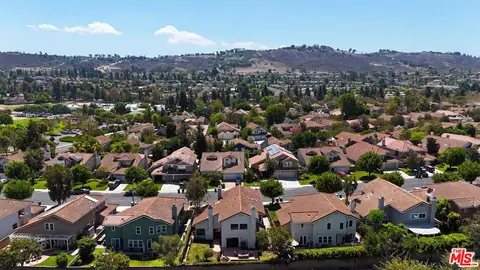 View/Area - 12419 Willow Hill Dr, Moorpark, CA 93021 photo 3 of 4