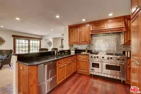 Kitchen - 12419 Willow Hill Dr, Moorpark, CA 93021 photo 2 of 4