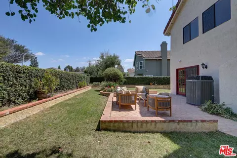 Exterior - 12419 Willow Hill Dr, Moorpark, CA 93021 photo 3 of 7