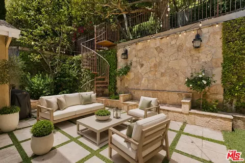 1519 Schuyler Rd, Beverly Hills, CA 90210