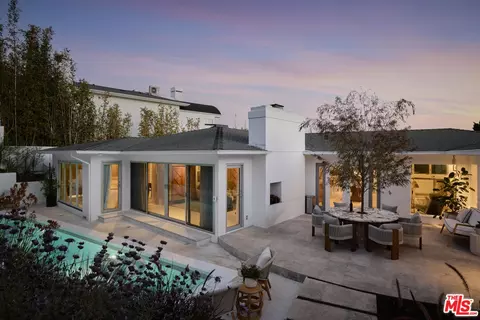 867 Berkeley St, Santa Monica, CA 90403