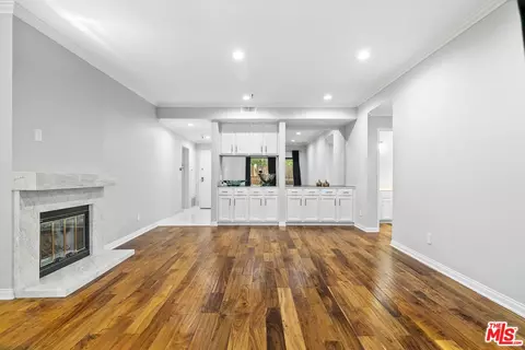 14630 Dickens St #108, Sherman Oaks, CA 91403