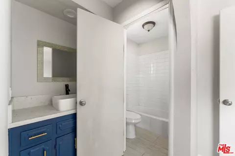 Bath - 15361 Mondamon Rd, Apple Valley, CA 92307 photo 2 of 5