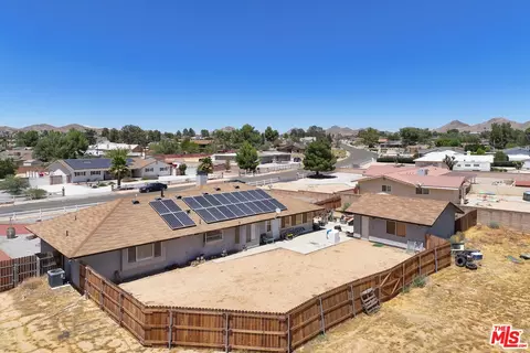 View/Area - 15361 Mondamon Rd, Apple Valley, CA 92307 photo 5 of 8