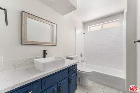 Bath - 15361 Mondamon Rd, Apple Valley, CA 92307 photo 3 of 5