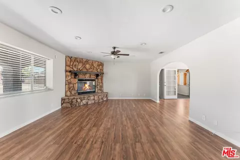 Living - 15361 Mondamon Rd, Apple Valley, CA 92307 photo 6 of 8