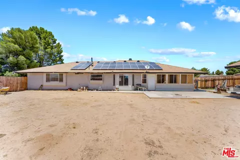 Exterior - 15361 Mondamon Rd, Apple Valley, CA 92307 photo 5 of 10