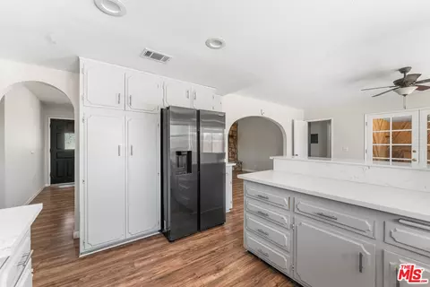 Kitchen - 15361 Mondamon Rd, Apple Valley, CA 92307 photo 4 of 4