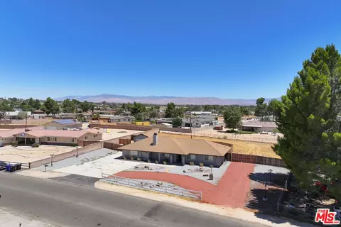 View/Area - 15361 Mondamon Rd, Apple Valley, CA 92307 photo 4 of 8