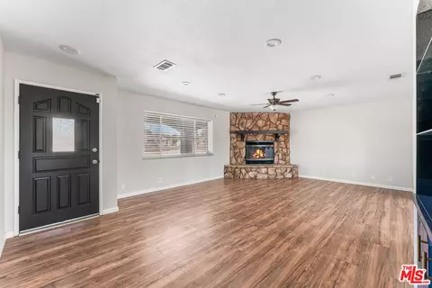 Living - 15361 Mondamon Rd, Apple Valley, CA 92307 photo 2 of 8