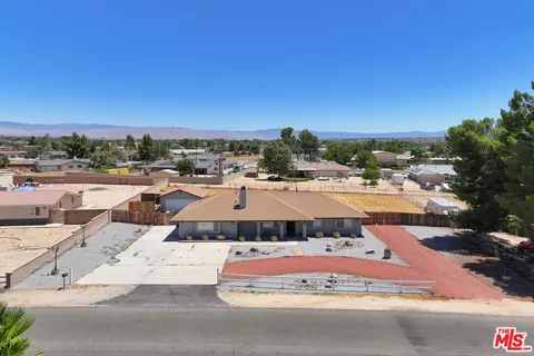 View/Area - 15361 Mondamon Rd, Apple Valley, CA 92307 photo 2 of 8