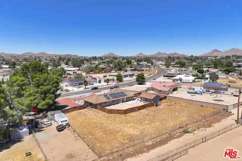 View/Area - 15361 Mondamon Rd, Apple Valley, CA 92307 photo 6 of 8