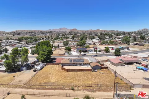 View/Area - 15361 Mondamon Rd, Apple Valley, CA 92307 photo 7 of 8