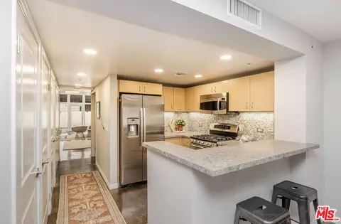Kitchen - 125 N Raymond Ave #412, Pasadena, CA 91103 photo 1 of 2