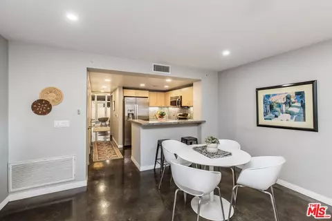 Dining - 125 N Raymond Ave #412, Pasadena, CA 91103 photo 1 of 1