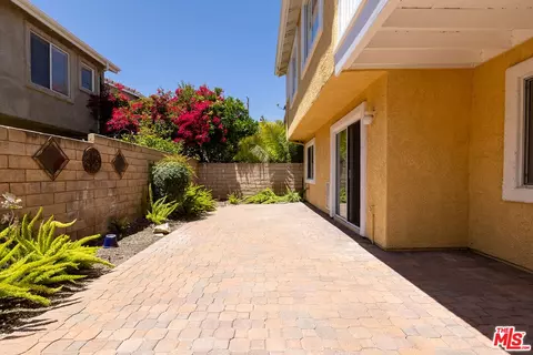 Exterior - 24 Skyflower Ln, Simi Valley, CA 93065 photo 3 of 4