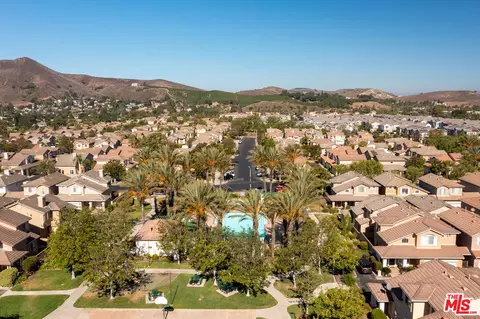 View/Area - 24 Skyflower Ln, Simi Valley, CA 93065 photo 2 of 3