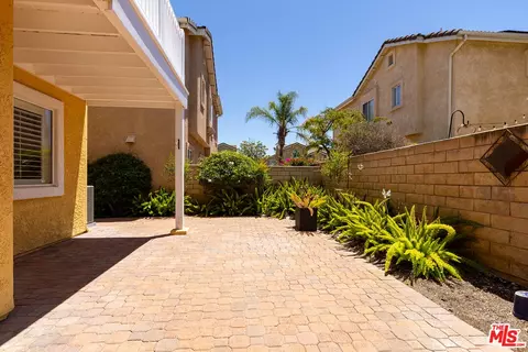 Exterior - 24 Skyflower Ln, Simi Valley, CA 93065 photo 2 of 4