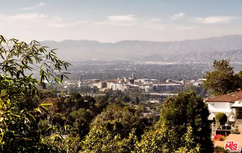7265 Caverna Dr, Los Angeles, CA 90068