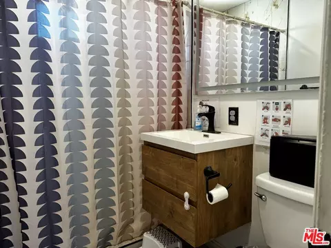 Bath - 1317 W School St, Compton, CA 90220 photo 1 of 1