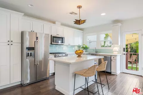 Kitchen - 239 N Everett St, Glendale, CA 91206 photo 4 of 4