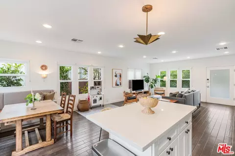 Other - 239 N Everett St, Glendale, CA 91206 photo 2 of 3