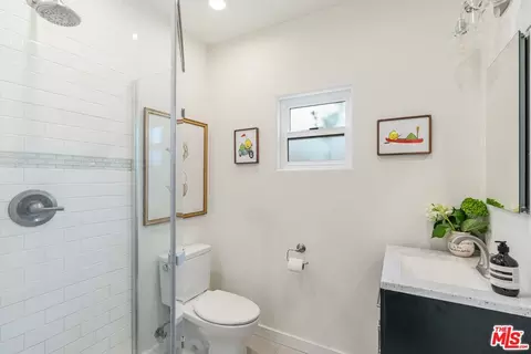 Bath - 239 N Everett St, Glendale, CA 91206 photo 2 of 2